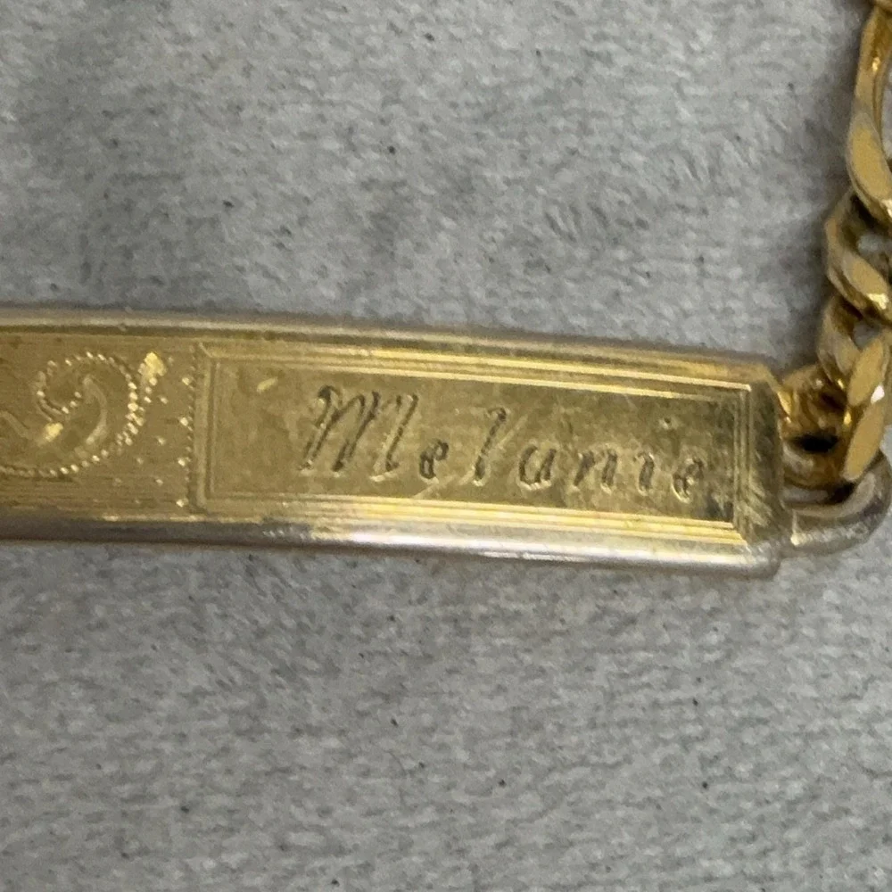 Speidel ID Chain Bracelet Gold Tone Melanie Nameplate Engraved Girls 6.5 Inch